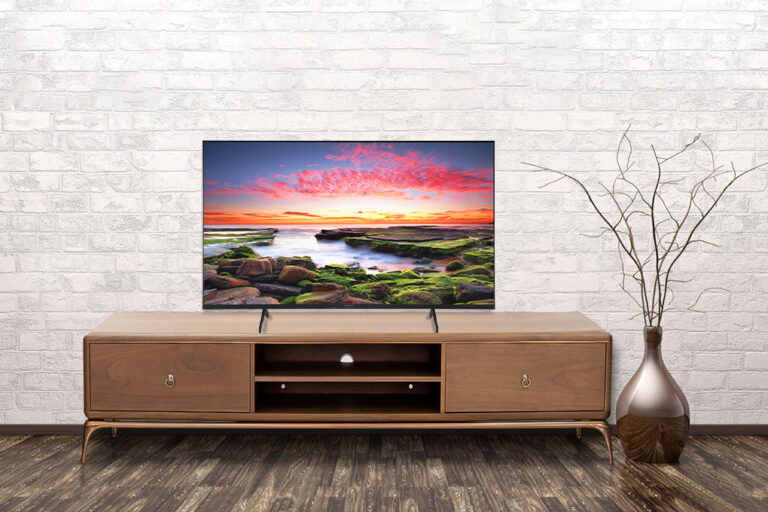 Empty interior of room with vase over brick wall background 3d rendering